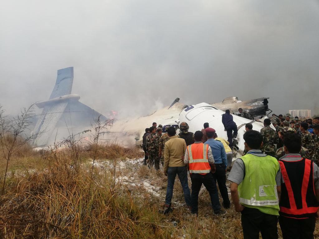 مصرع 50 شخصا في تحطم طائرة في نيبال