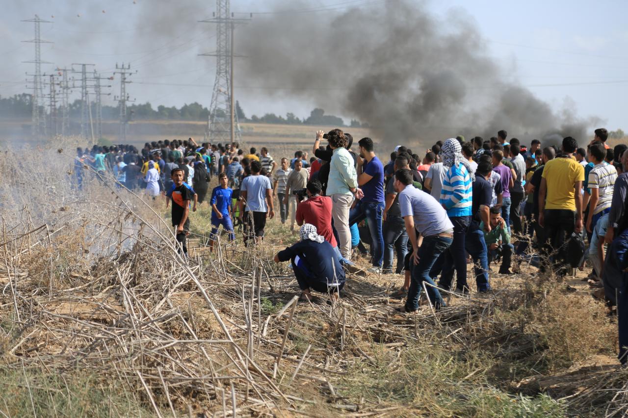 11 اصابة في مواجهات على حدود غزة