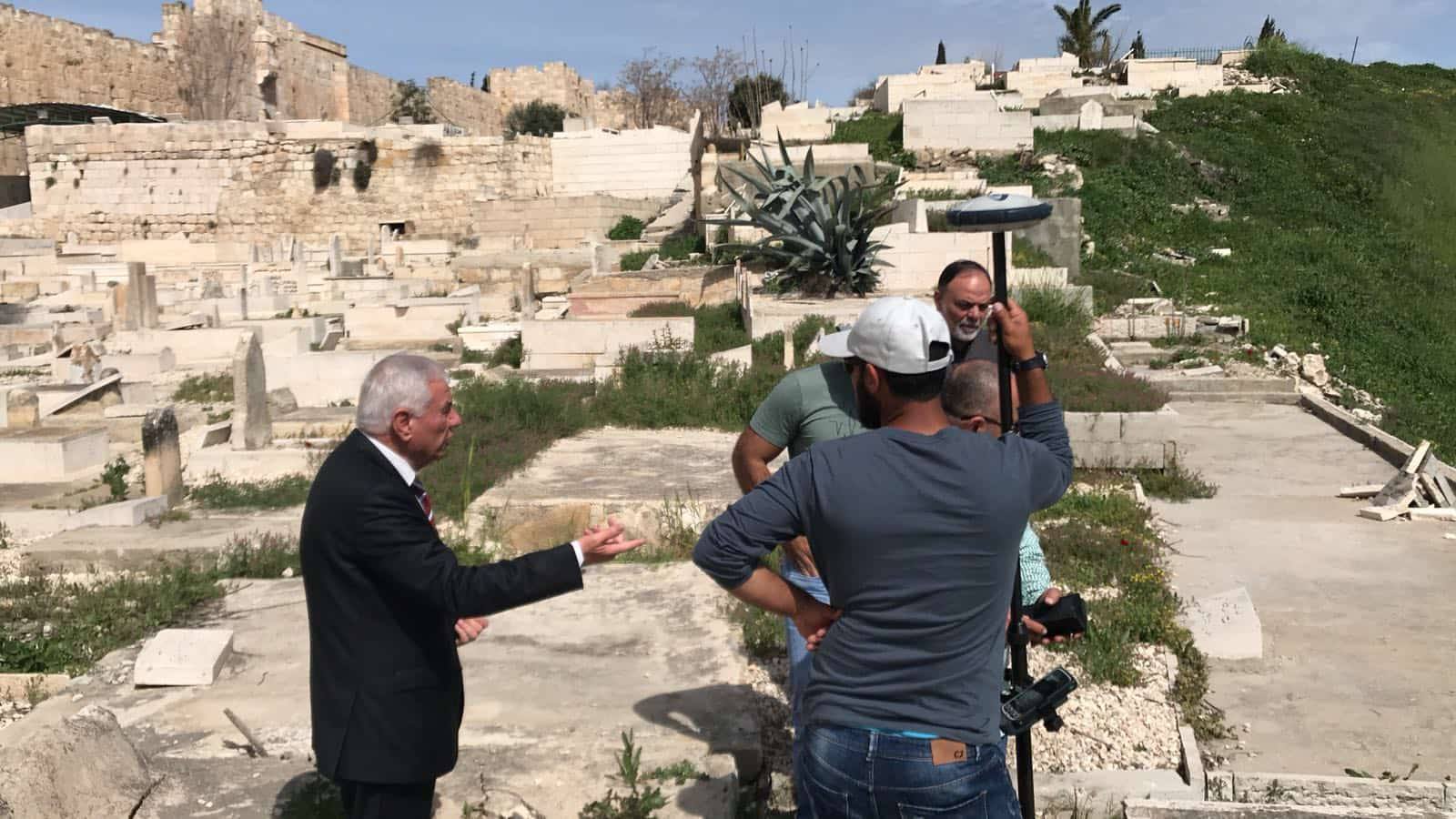 القدس:الاحتلال يقتحم مقبرة الرحمة