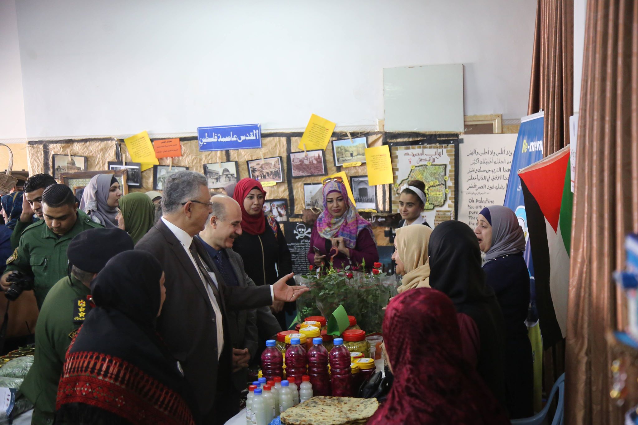افتتاح معرض القدس للمنتوجات النسوية السابع في طولكرم
