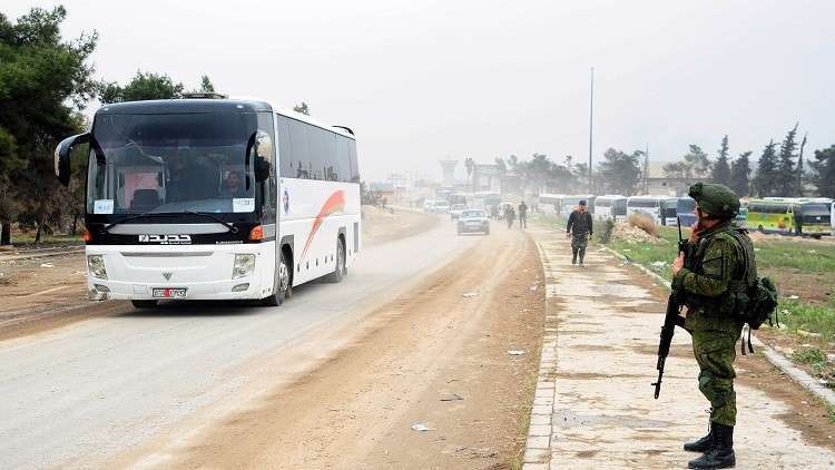 خروج 4 حافلات من دوما تقل مسلحي “جيش الإسلام”