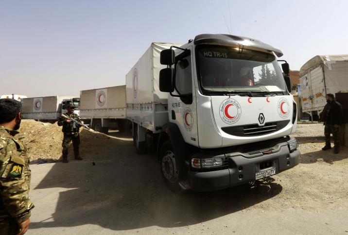 المرصد السوري: قافلة مساعدات إنسانية تتوجه إلى الغوطة الشرقية