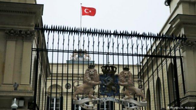 هولندا تحبط هجوماً مسلحاً لـ”داعش” على القنصلية التركية