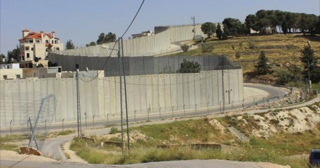 الاحتلال يضيف مقاطع جديدة لجدار الفصل العنصري في عزون شرق قلقيلية