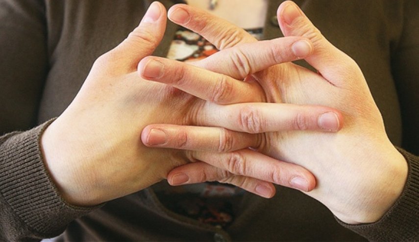 معلومات جديدة عن “طقطقة” الأصابع