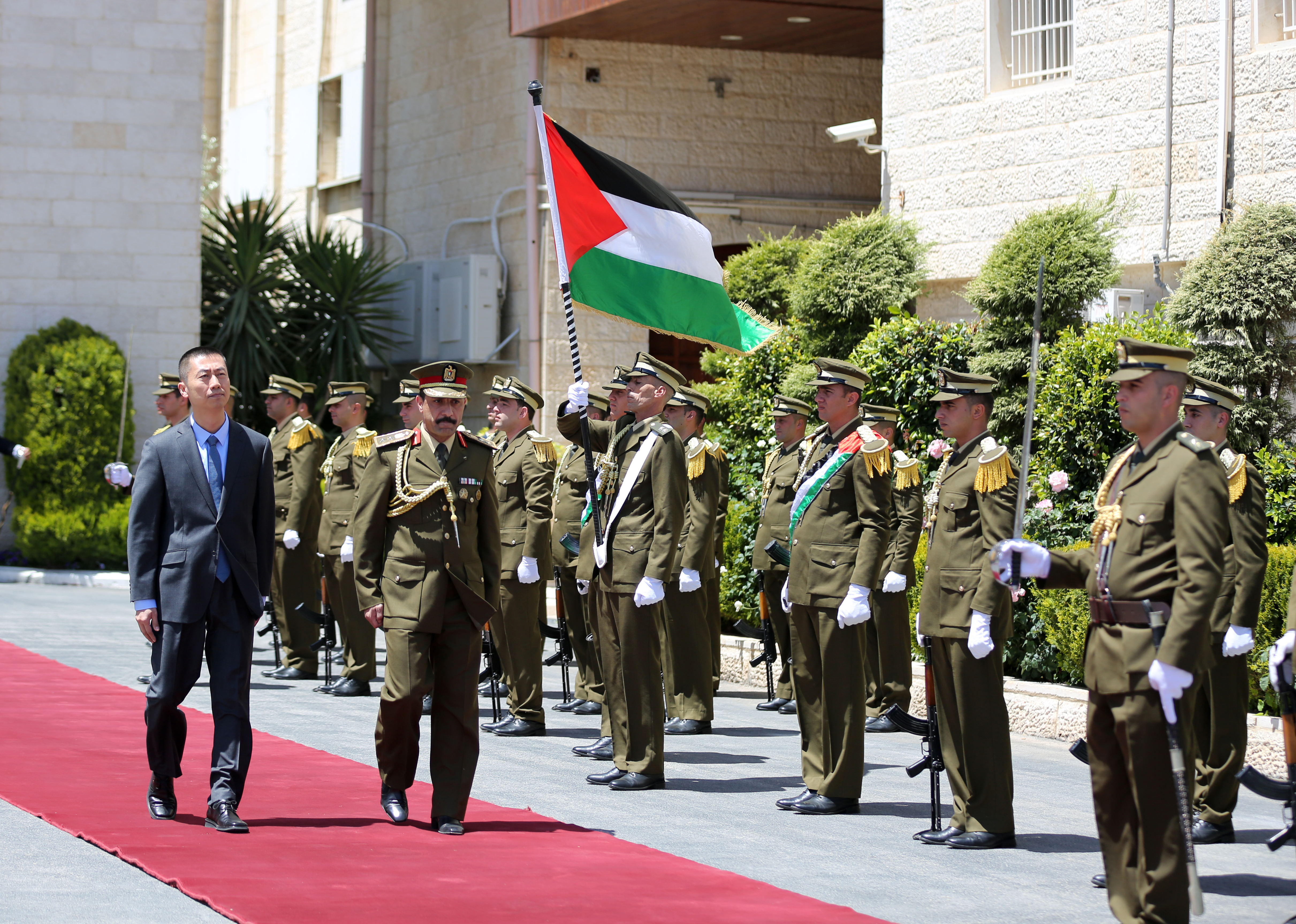 الرئيس يتقبل أوراق اعتماد السفير الصيني الجديد لدى فلسطين