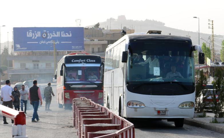 مئات اللاجئين السوريين في لبنان يعودون الى بلادهم