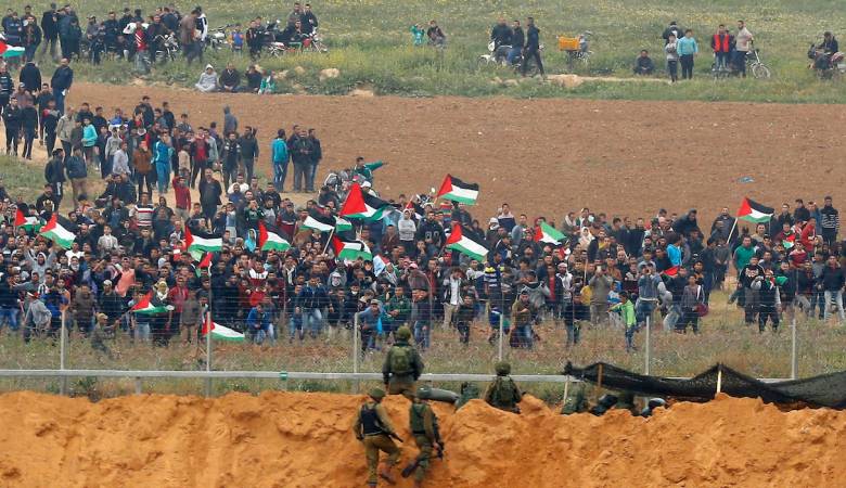 المنسق الإنساني يطالب بحماية المتظاهرين الفلسطينيين في غزة