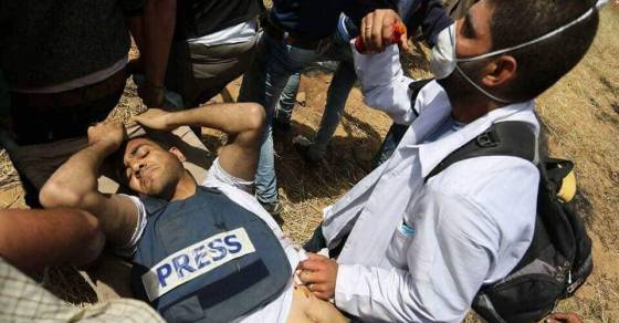 الميزان: الاحتلال قتل صحفيين وأصاب (198) آخرين خلال مسيرات العودة