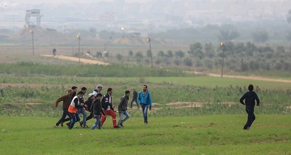 غزة: شهيد متأثرًا بجروحه وإصابات شرق القطاع