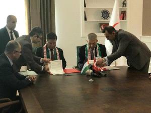 وزير الصحة يوقع اتفاقية تشغيل لمشفى فلسطين – تركيا للصداقة في قطاع غزة
