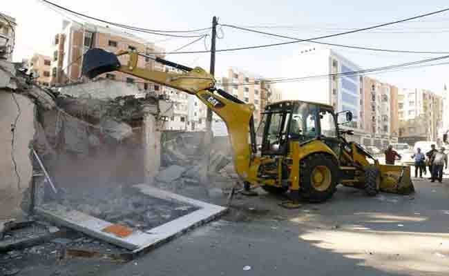 الجرافات الإسرائيلية تهدم منزلا ومصلحة تجارية في الطيبة