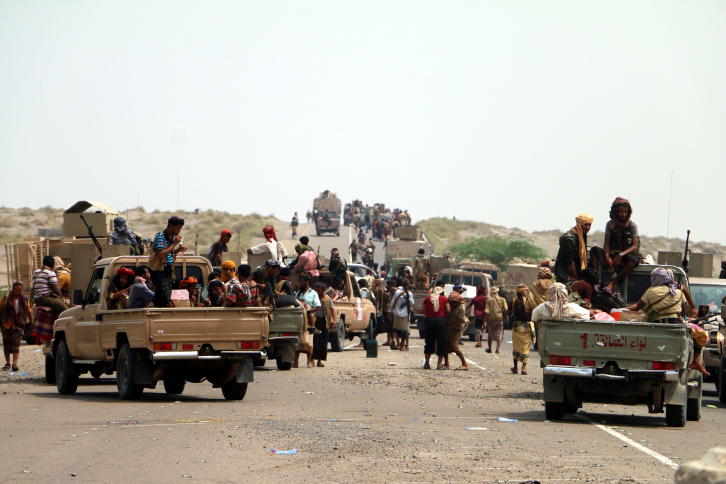 القوات اليمنية تقترب من مدينة الحديدة