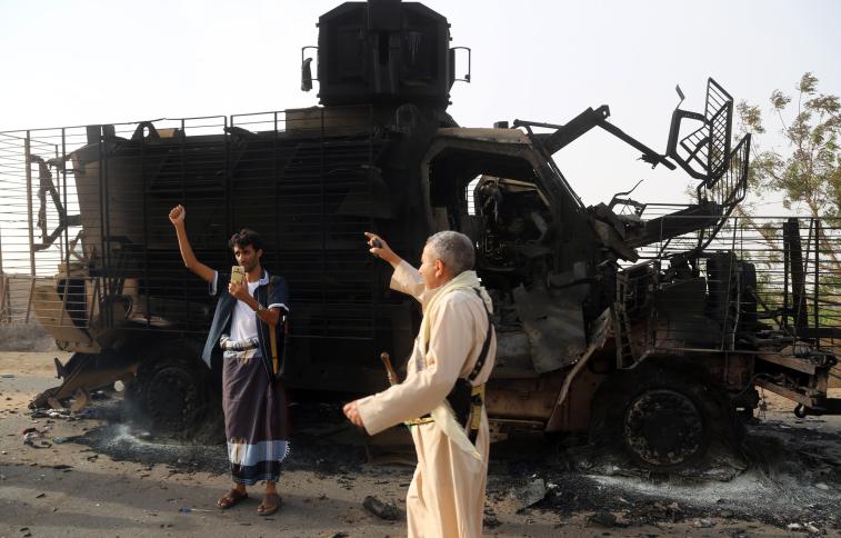 القوات اليمنية تحشد قواتها قرب مدينة الحديدة تمهيدا لمحاصرتها