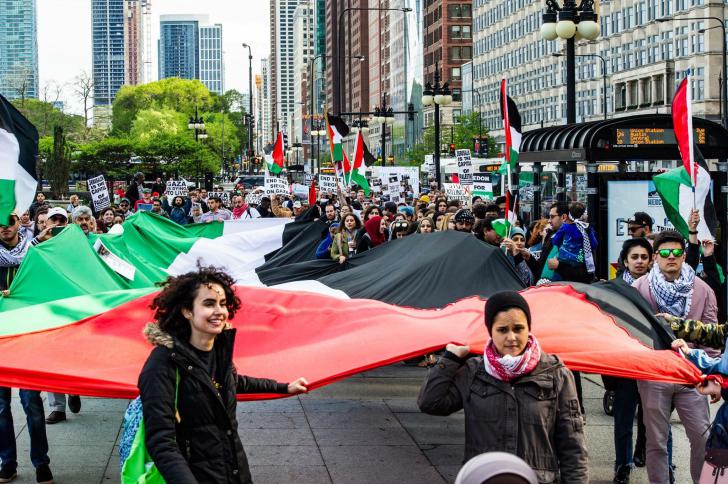 الجالية الفلسطينية في شيكاغو تنظم مسيرة حاشدة في ذكرى النكبة