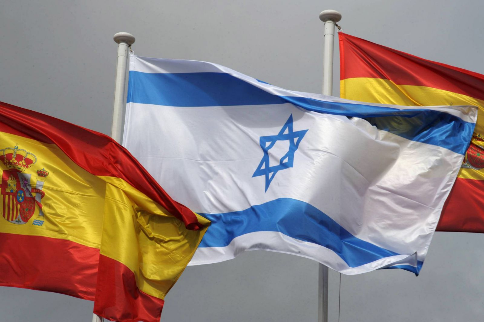 مدينة إسبانية تطالب حكومة بلادها بتعليق علاقاتها الدبلوماسية مع إسرائيل