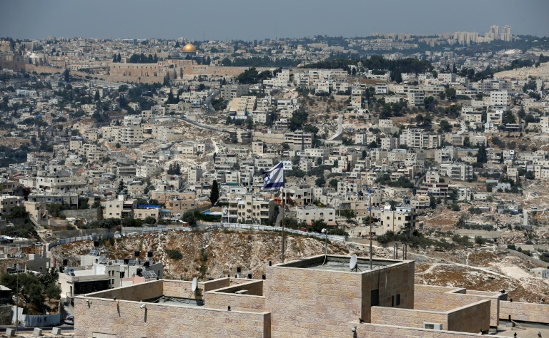 مصادرة قطعة ارض في القدس يمتلك الشهيد عرفات جزءا منها