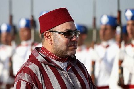 الملك محمد السادس يشرف شخصيا على انطلاقة عملية إرسال مساعدة إنسانية لشعبنا