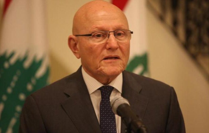 الرئيس يتلقى اتصالا هاتفيا من رئيس وزراء لبنان السابق تمام سلام