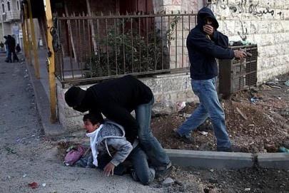 “وحدة المستعربين” تعتقل 3 مواطنين من مخيم شعفاط في القدس