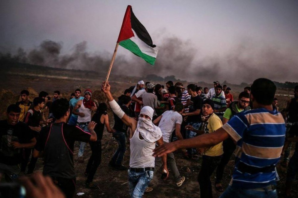 إصابة 6 مواطنين بالرصاص الحي وآخرين بالاختناق في قطاع غزة