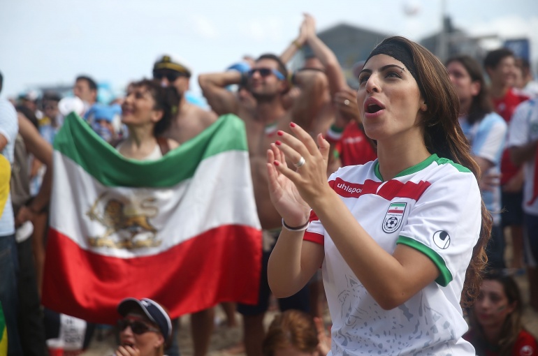 “لنكن أحرارًا”.. صوت نساء إيران المبحوح في ضجيج كأس العالم