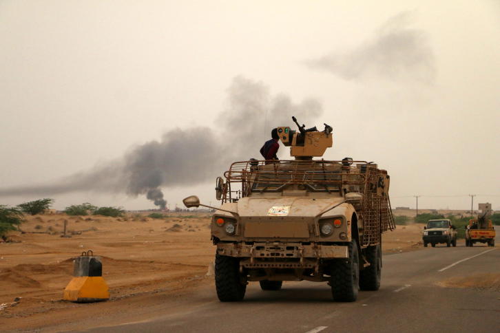 القوات اليمنية تعلن السيطرة على مطار الحديدة