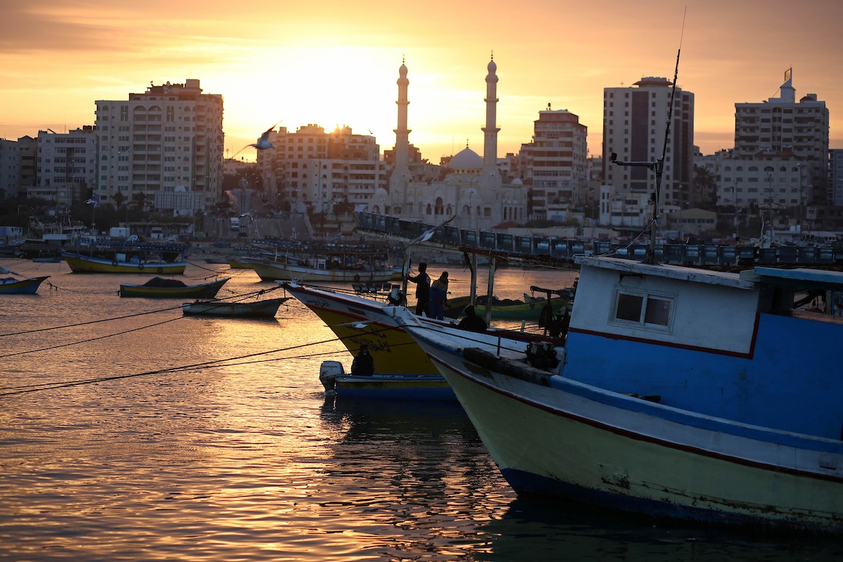 أبو هولي وشمالي يبحثان أوضاع اللاجئين في مخيمات غزة