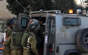 قوات الاحتلال تعتقل 16 مواطنا على الأقل من الضفة بينهم فتاة