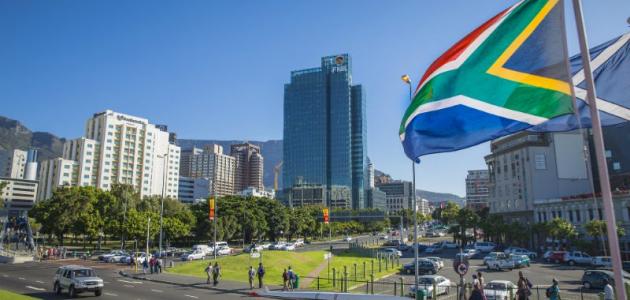 جنوب افريقيا تعلق عضوية مسؤولة بسبب تصريحات مؤيدة لإسرائيل
