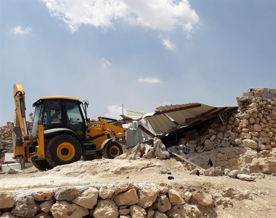 الاحتلال يهدم غرفتين في خربة المراجم