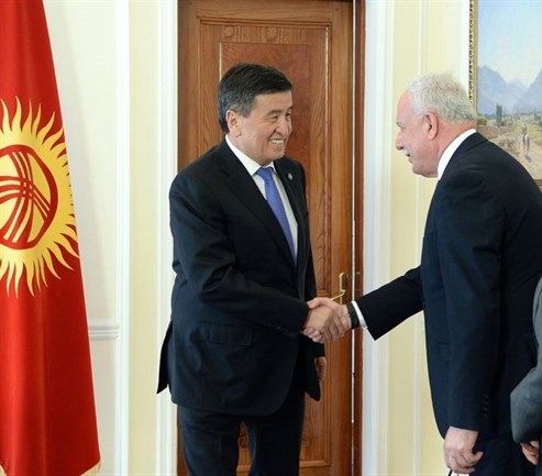 المالكي يلتقي الرئيس القيرغيزي ويطلعه على آخر الاوضاع