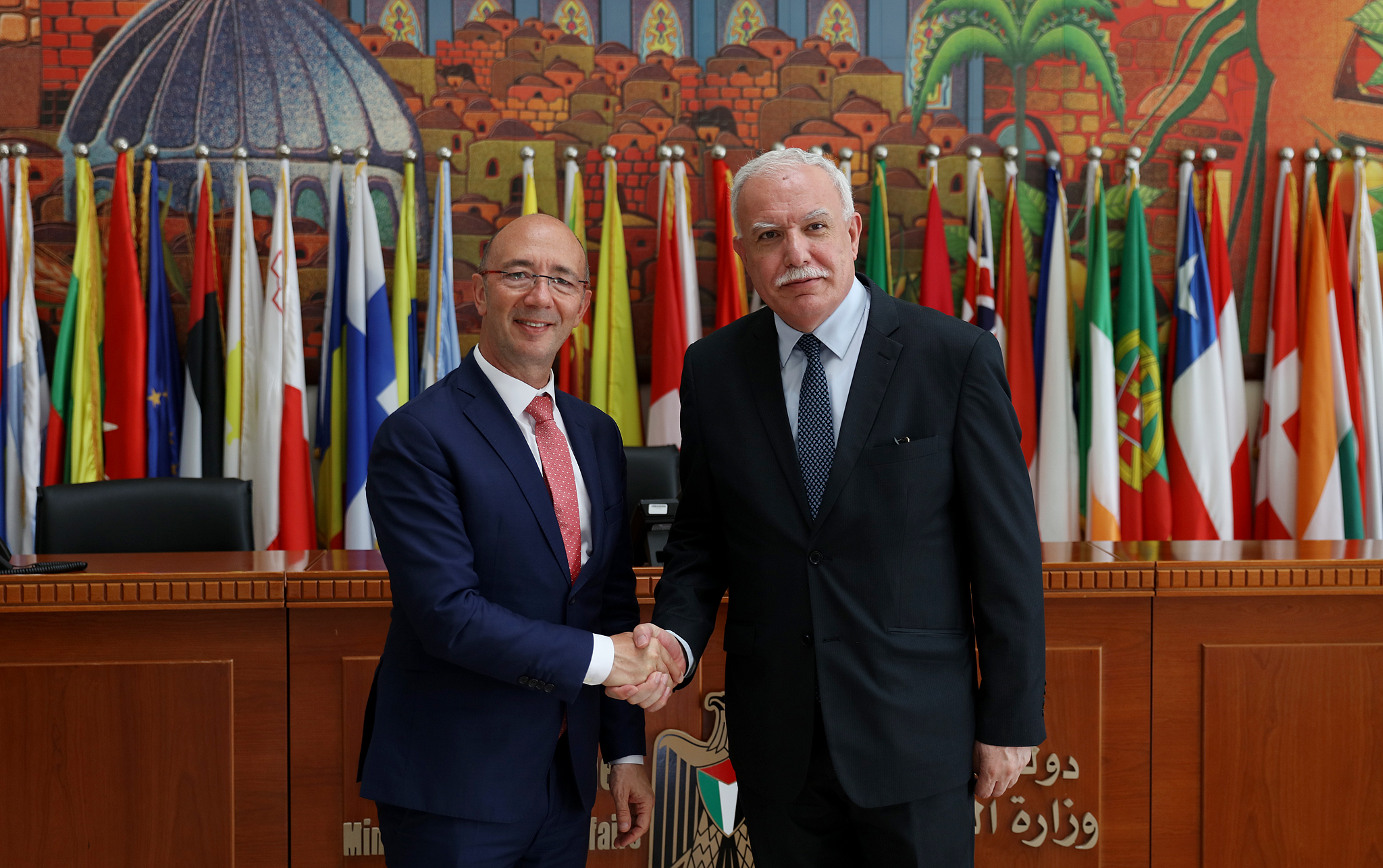 المالكي يضع رئيس حكومة والونيا بتطورات الأوضاع الفلسطينية