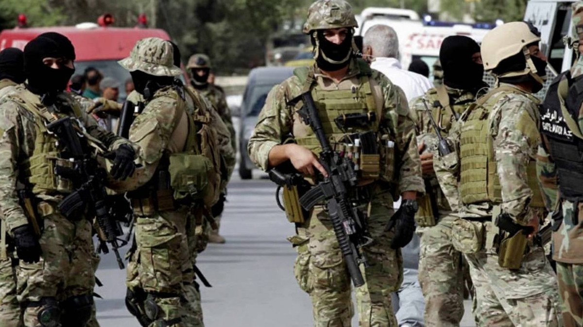 مقتل 9 عسكريين باستهداف دورية للحرس الوطني شمال غربي تونس