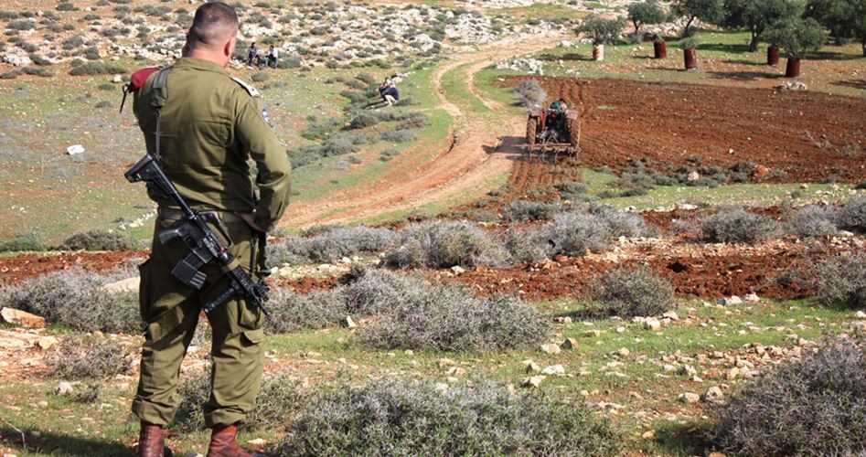 الاحتلال يجرف أراضي في قرية ظهر المالح جنوب غرب جنين