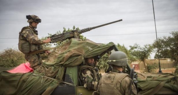 جماعة مرتبطة بالقاعدة تتبنى هجوما على القوات الفرنسية في مالي