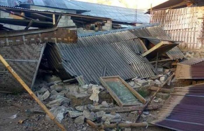 مصرع 14 شخصا على الأقل في زلزال ضرب جزيرة لومبوك في اندونيسيا