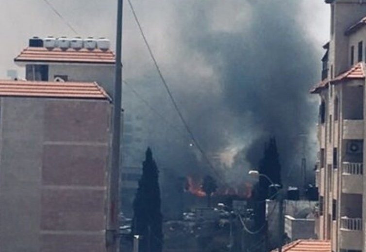 حريق كبير في حي الماصيون بمدينة رام الله