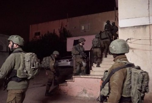 إصابات بالرصاص واعتقال 4 مواطنين في بلدة بيت امر