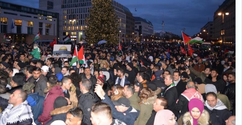 الآلاف في تل أبيب يطالبون باسقاط قانون القومية