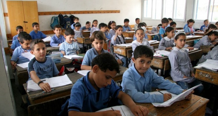 أبو هولي يثمن فتح مدارس الأونروا في موعدها مطالبا الدول المانحة برفع سقف تبرعاتها