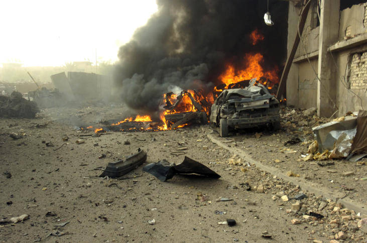 21 قتيل في انفجار استهدف الجيش العراقي بالأنبار