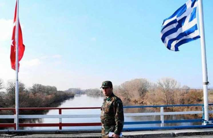 تركيا تطلق سراح جنديين يونانيين انتظارا لمحاكمتهما