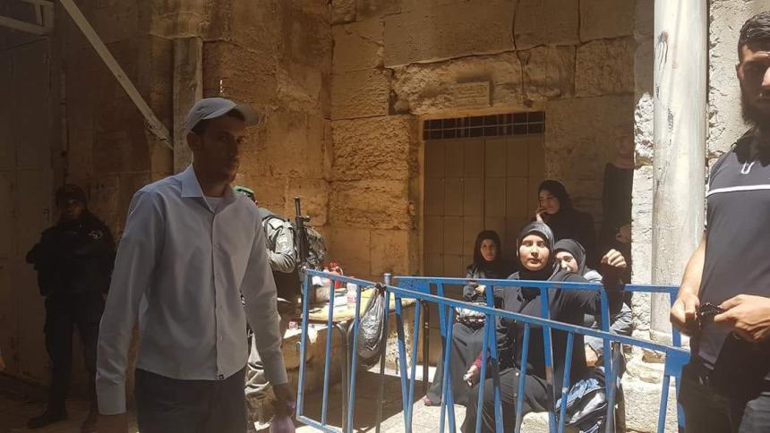 الاحتلال يعتقل 6 فتيات من محيط الأقصى
