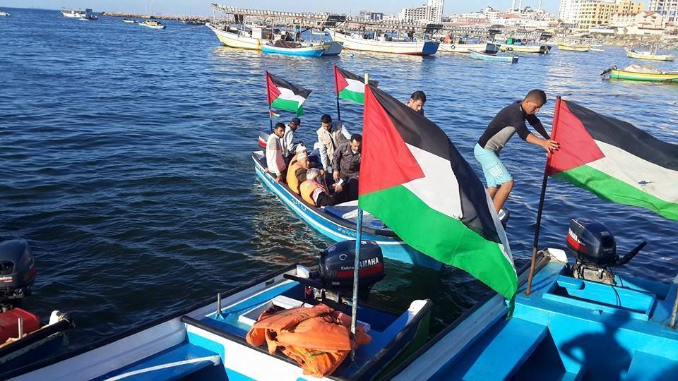 نيران الاحتلال تعترض قوارب كسر الحصار
