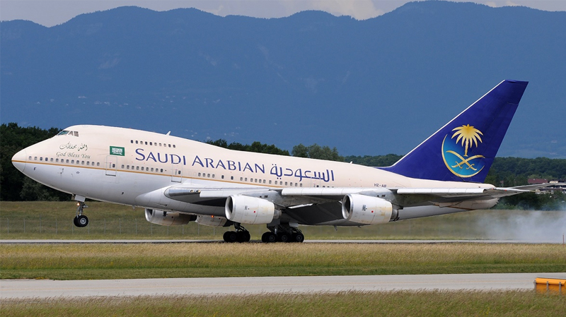 الرياض توقف الرحلات الجوية إلى تورنتو الكندية