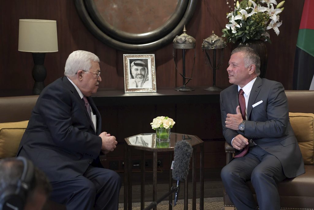 الرئيس يجتمع مع العاهل الأردني في عمان