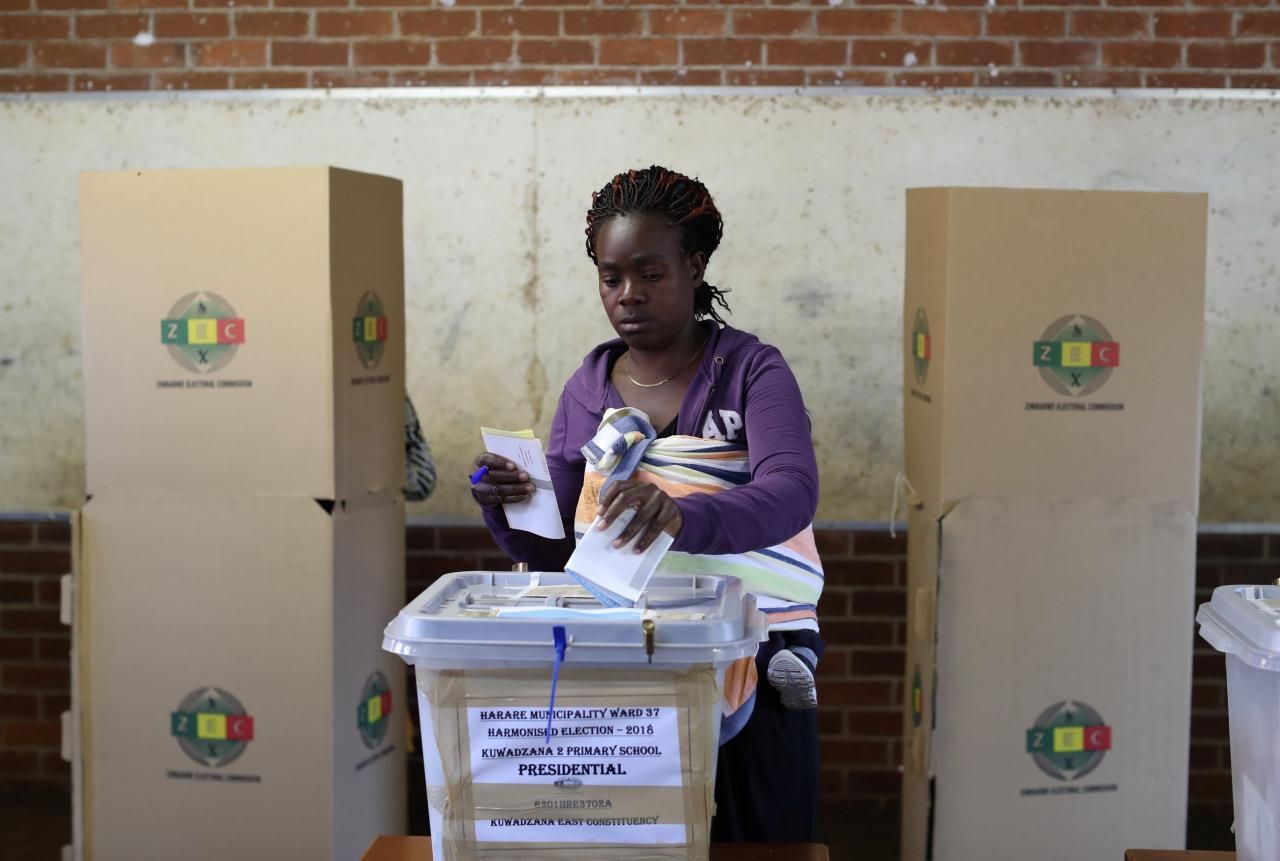 الحزب الحاكم بزيمبابوي يحسم الانتخابات
