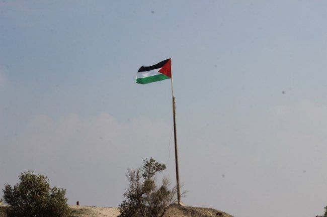 الاحتلال يزيل العلم الفلسطيني من سبسطية ويرفع مكانه الإسرائيلي
