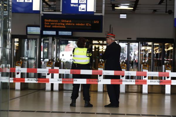 جريحان جراء هجوم بسكين في محطة القطارات بأمستردام